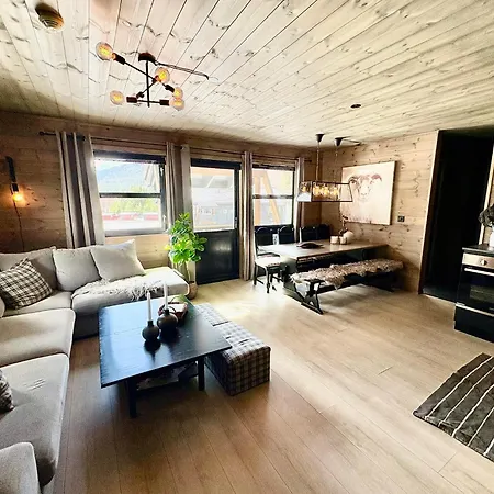 Ski-in Out 2 Bathrooms